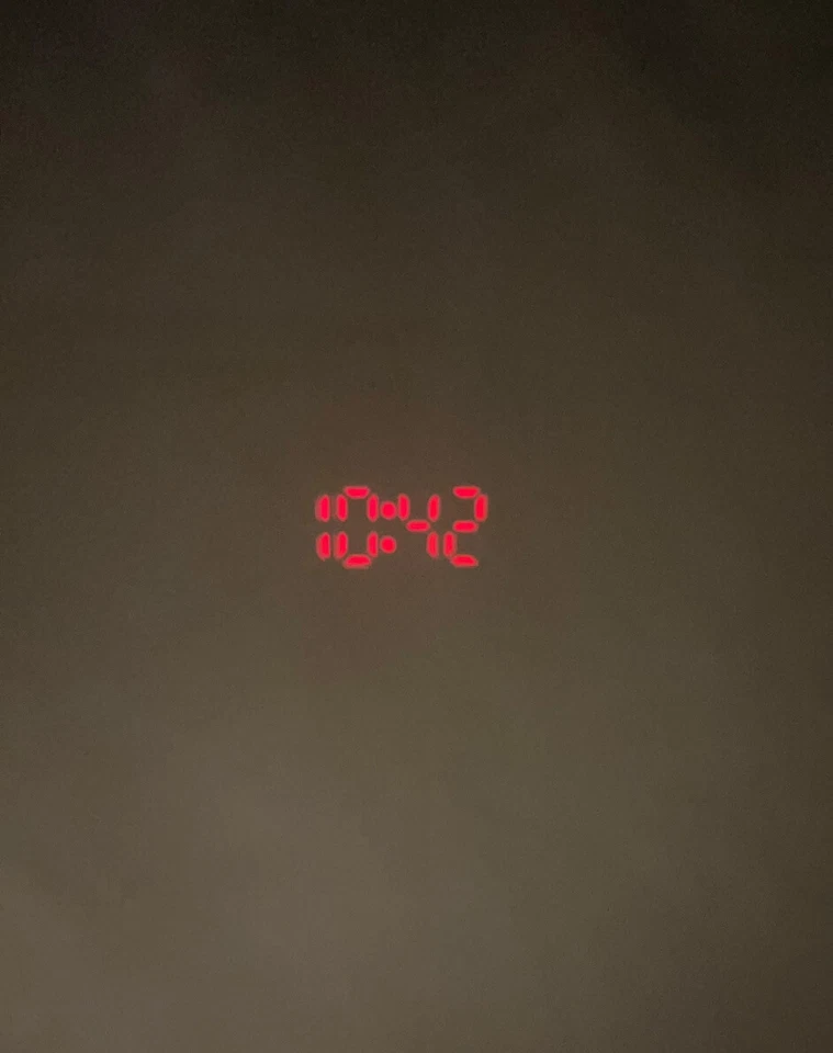 Electrohome Eaac601 Projection Alarm Clock With Am/fm Radio Tested & Works - Image 2 of 4