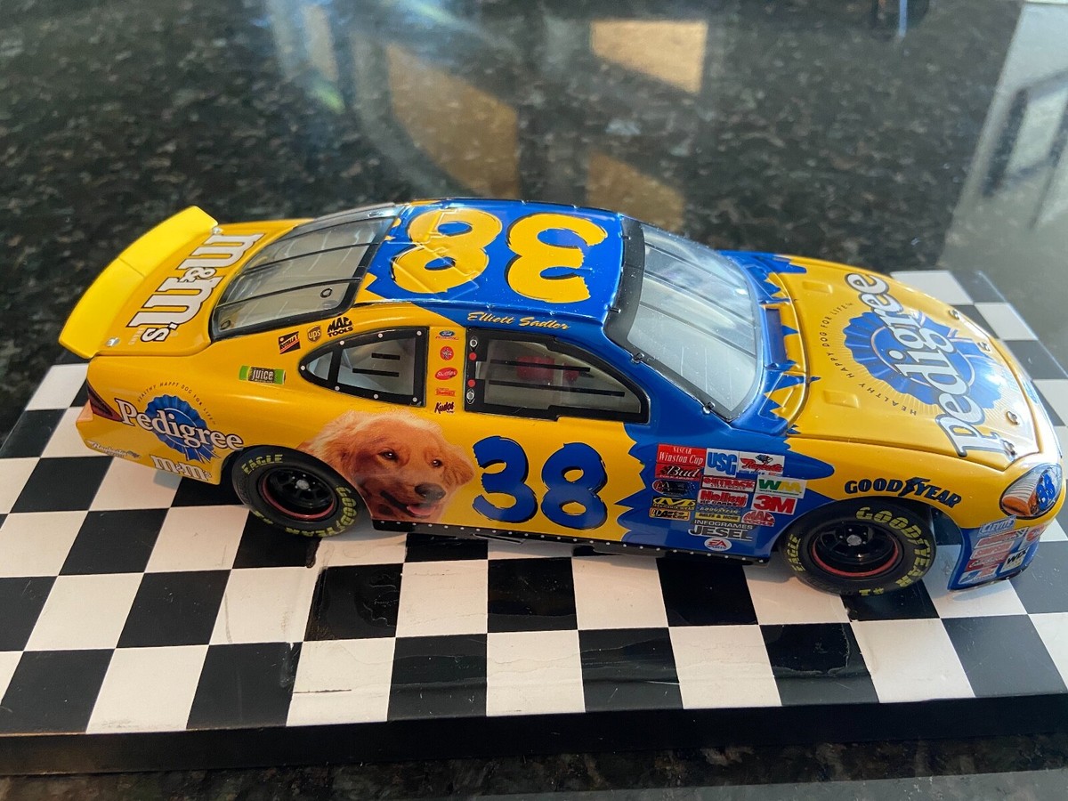 2003 Elliott Sadler #38 1/24 Mars Pedigree M&M Ford Taurus Yates