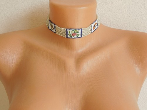 Catena antica, Choker Perle di Vetro Ricamate Motivo Papagai Farfalla Rosa 34 cm - Foto 6 di 12