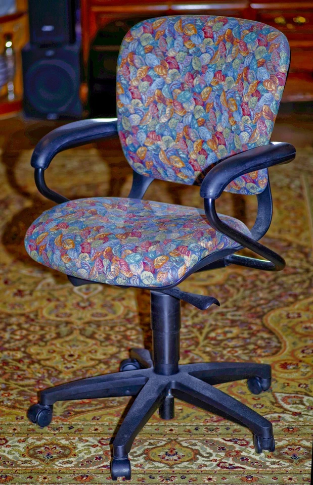 HON Mobius 4703 Fabric Chair Excellent condition! Heavy Duty High Quality! - Image 2 of 4