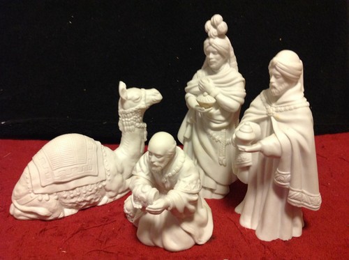 Vintage LARGE AVON Collectibles Porcelain Nativity Set Jesus Mary Joseph Angel - Picture 10 of 12