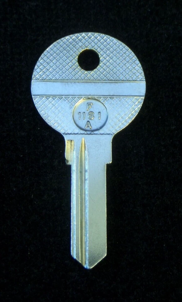 R64S FIAT KEY BLANK Código Corto "A", Finales 1950 -Principios 1960 1100 1200 1500 125 Foto 2 de 4