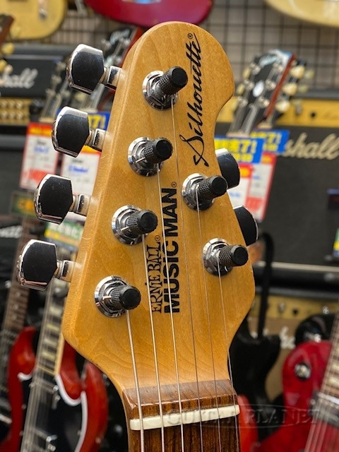 MUSIC MAN Silhouette -Black Rosewood- Made in 1999 Refrets MUSIC MAN Silhouette -Black Rosewood- Made in 1999 Refrets