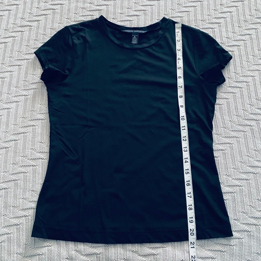 Banana Republic basic black tee - image 6