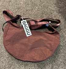 baggu medium crescent bag Mahogany Red NWT