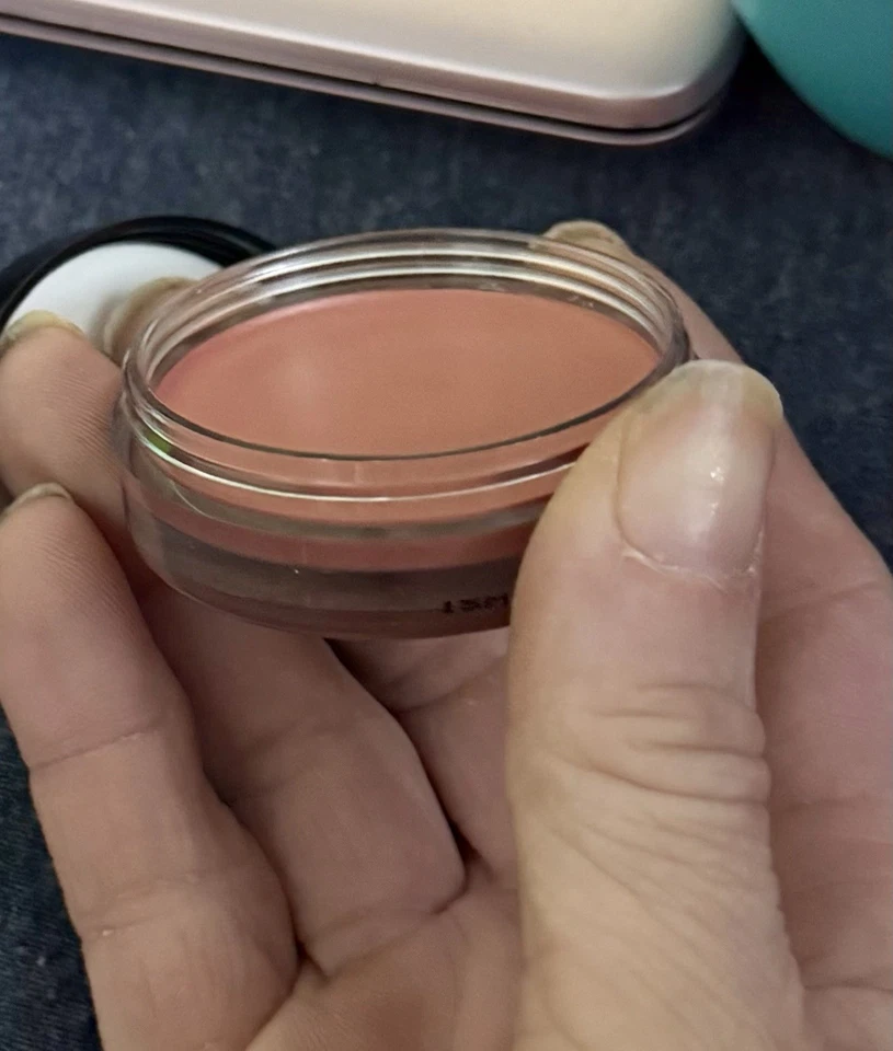 Rubor crema luminoso Youngblood para mujer 0,21 oz Foto 3 de 3