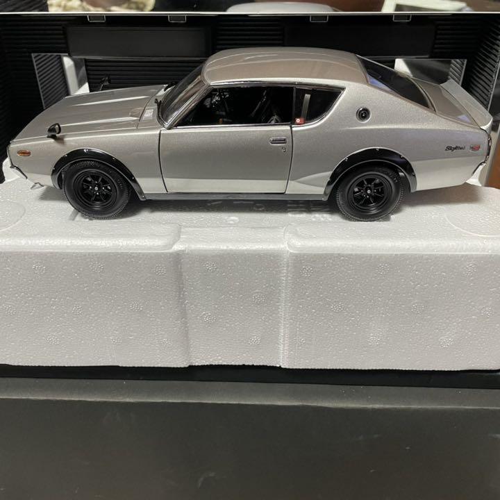 Kyosho 1/18 Nissan Skyline 2000Gt-R Kpgc110 Silver Model Car