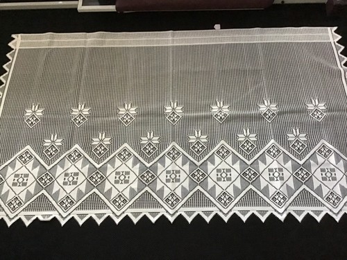 Window Tier Lace Ivory Patchwork Quilt design 60'W x 35'L - Picture 2 of 5