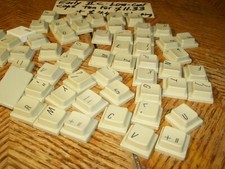 LOT-OF-10 "EARLY" APPLE IIC "LOW-DEMAND" KEYCAPS:  11.33 lot of 10,  s/h
