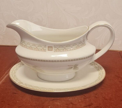 Royal Doulton White Nile Sauciere