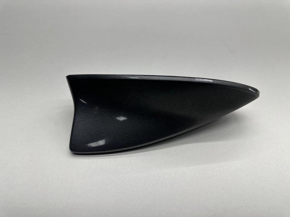 2014-2015 LEXUS IS250 IS350 SEDAN ANTENA DE RÁDIO MONTADA NO TETO BARBATANA DE TUBARÃO FABRICANTE DE EQUIPAMENTO ORIGINAL CINZA - Imagem 2 de 4