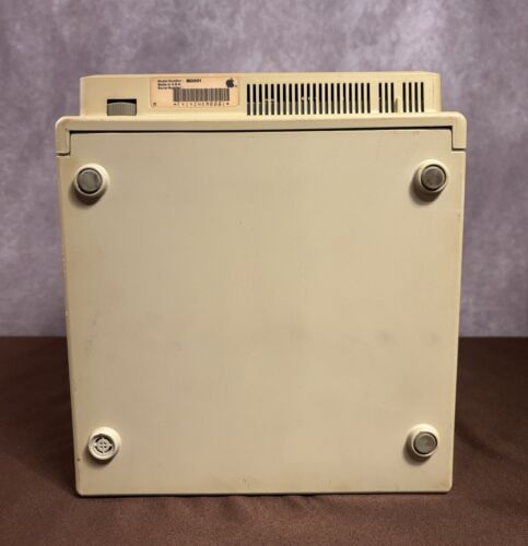 Apple Macintosh 512K M0001 W Vintage Computer Powers Up No Accessories Mid 1980s - Picture 16 of 19