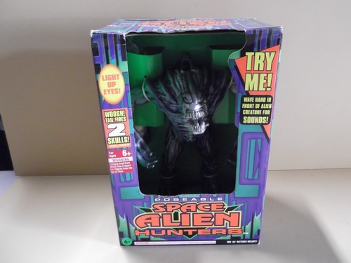 Poseable Space Alien Hunters 12"in Figure w/Light-Up Eyes/Tail That Fires Skulls - Picture 10 of 10