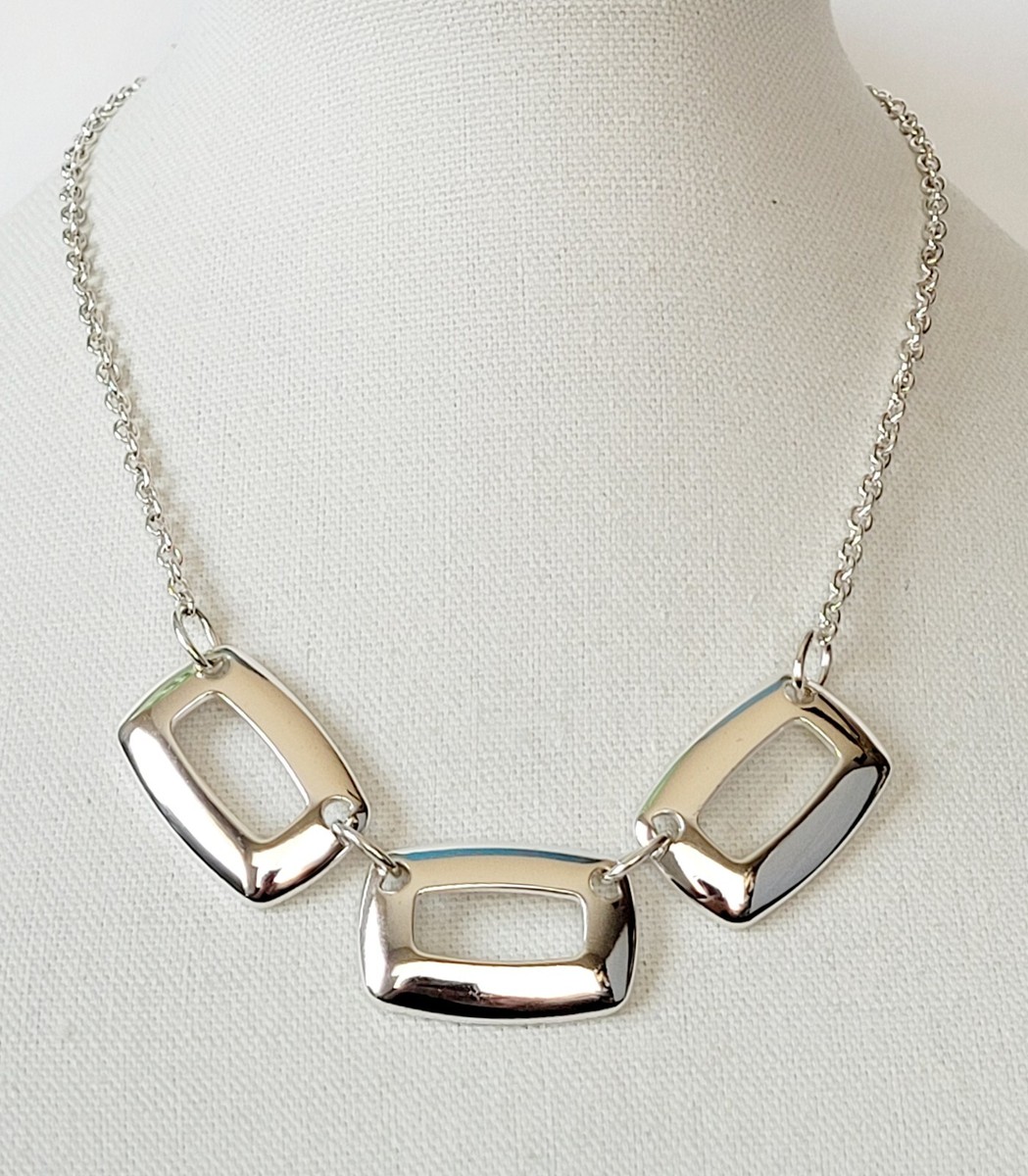 LIZ CLAIBORNE Est 1976 Silver Tone Rectangle Link Metal Pendant