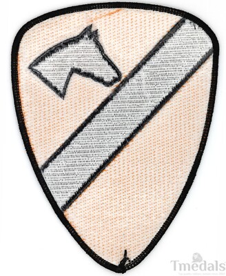 KIEV, UCRAINA - 18 Maggio 2015 Toppa Di Divisione Della Cavalleria Dell'ESERCO AMERICANO La Primi E M Rapinano Baionetta Sull Uniforme Image101491751 - Foto 5