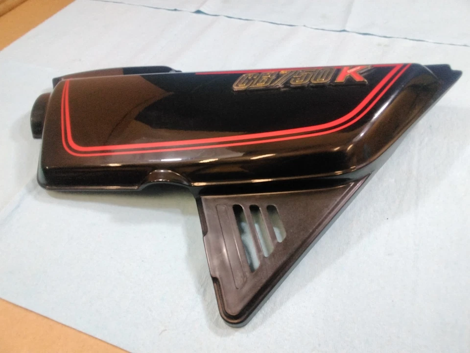 Cubierta lateral izquierda Honda CB 750 K 1979-1980 sin grietas ni clavijas rotas CB750K ¡Bonita! Foto 3 de 4