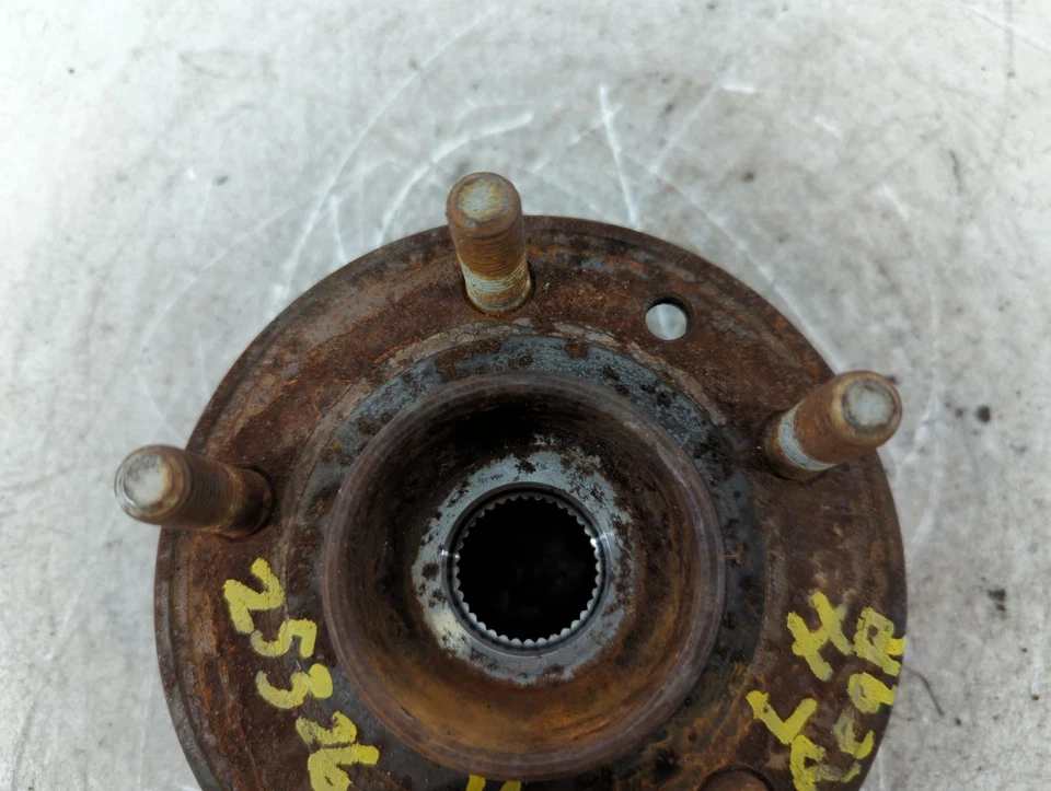 2016 Ford Focus All OEM Wheel Hub - Image 2 of 4