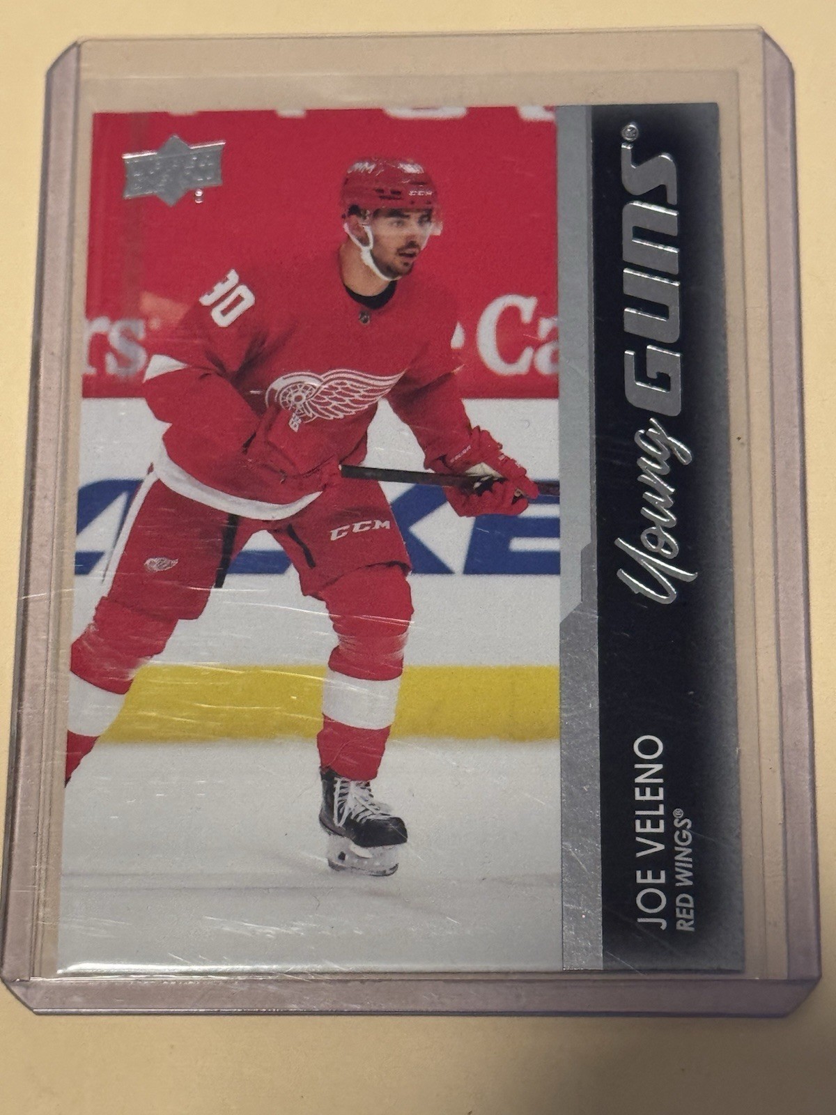 2021-22 Upper Deck Series 1 - Young Guns Joe Veleno #212 (RC)