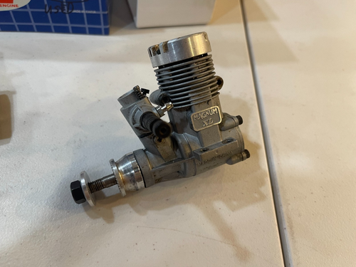 Magnum XL .25A R/C Glow Modellflugzeug Motor und Schalldämpfer - Bild 4 von 7