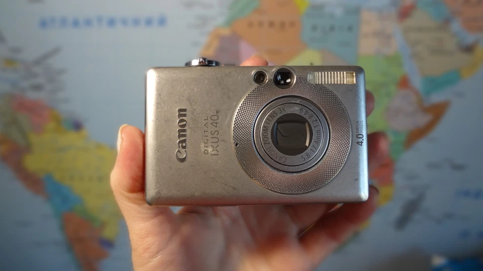 Canon PowerShot ELPH SD300 IXUS 40 4.0MP Digital Camera - Silver Fully Working - Image 3 of 4