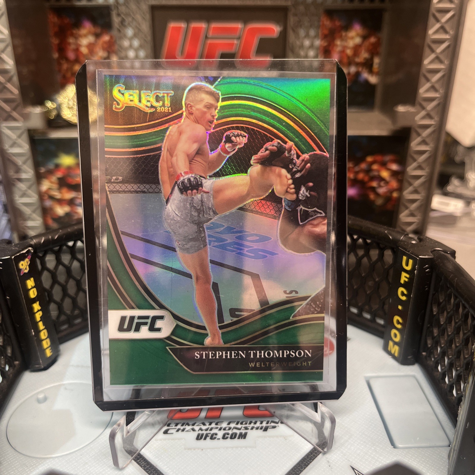 2021 Panini Select UFC  Stephen Thompson Green Prizm Octagonside  1/5