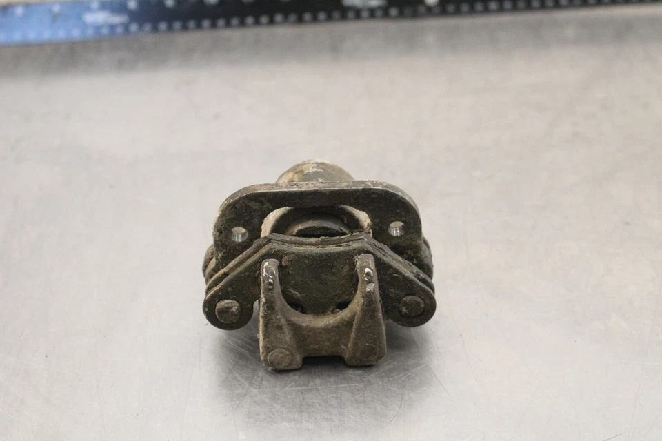 1990 Polaris Trail Boss 250 2x4 RIGHT FRONT BRAKE CALIPER S780 - Imagem 3 de 4