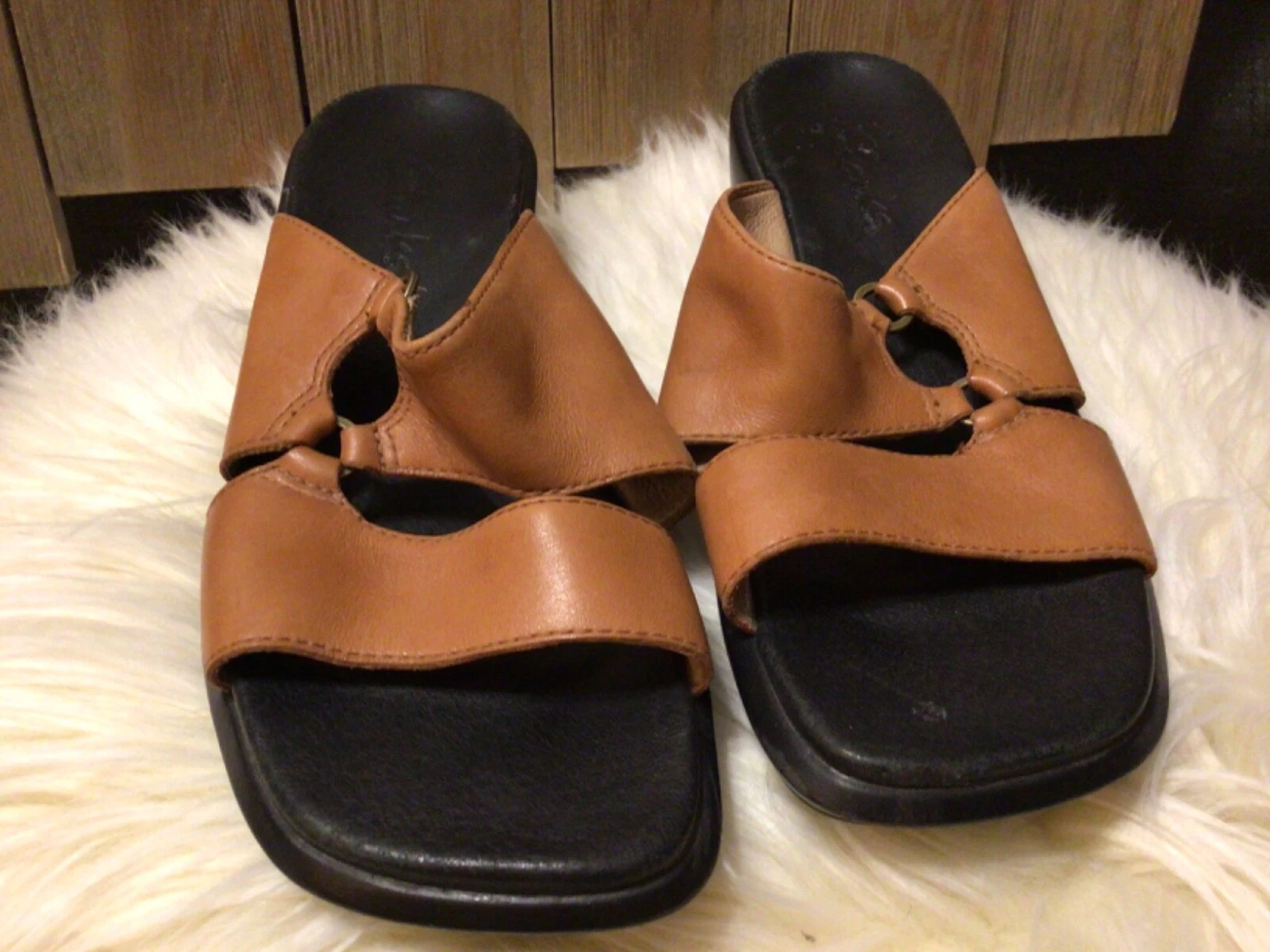 Clarks Women's Tan Leather Open Toe Sandals Size 7M