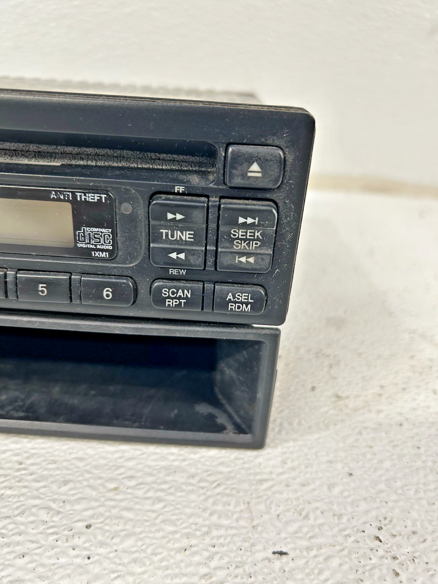 1999-2001 Honda CR-V CRV radio stereo CD player w cubby 39100-S10