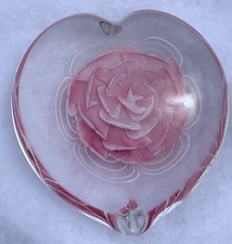Dynasty Gallery Heirloom Art Glass Heart Shape Pink Flower  Paperweight