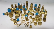 LARGE LOT OF ASSORTED SWAGELOK FITTINGS, NNB