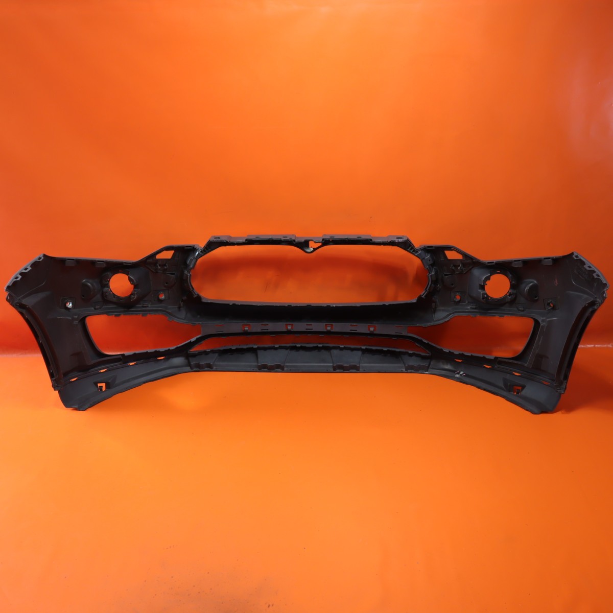 MASERATI LEVANTE FRONT BUMPER 2017 2018 2019 2020 670040752 OEM