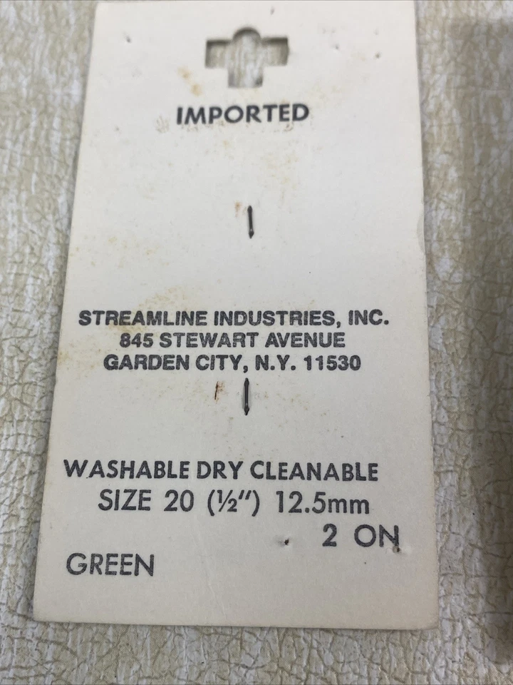 Streamline - 16 Vintage Buttons 8 K1149 Flowers, 6 K2190 Frogs & 2 K2139 Bears - Image 4 of 4