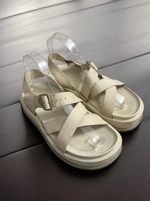 Chaco Women s Townes Sandals Angora Beige Leather Size 7/ EU38  JCH109470Z