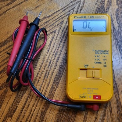 Fluke 7-300 Electrical Tester with Leads