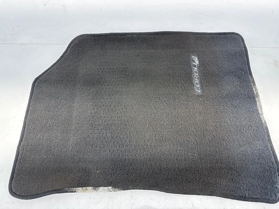 Tapete de assoalho de borracha 2009-2013 Toyota Corolla All Weather fabricante de equipamento original - Imagem 2 de 4