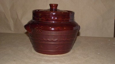VINTAGE MARCREST STONEWARE DAISY DOT BEAN POT CROCK W/ LID