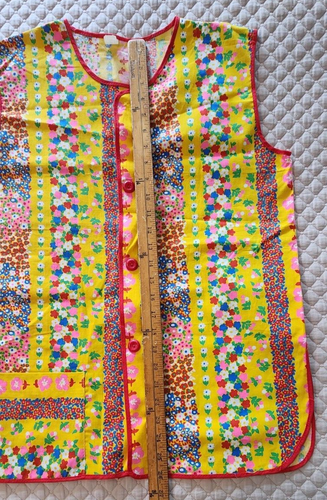DELANTAL DELANTERO VINTAGE PARA MUJER COLOR AUDAZ FLORAL BOTÓN MEDIANO - Imagen 4 de 9