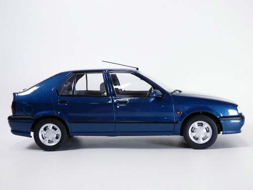 RENAULT 19 - R19 berline bleu 1/18 phase 2 no 16S - Foto 6 di 7