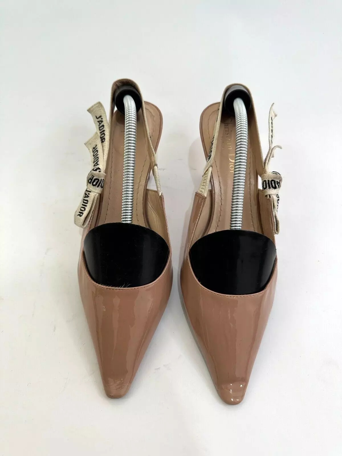 Sandales Dior beige en cuir verni J'adior à bride pointure 38,5 EU