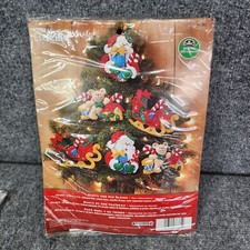 BUCILLA KIT 86361 SANTA  HIS SLEIGH Set Of Six Felt Xmas Tree Ornaments