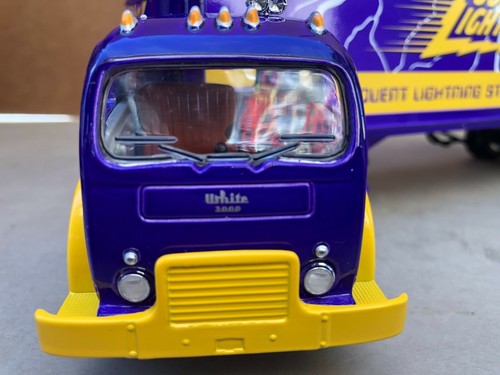 1/34 FIRST GEAR 1953 WHITE 3000 SEMI & TRAILER JOHNNY LIGHTING PURPLE 19-2056 - Picture 5 of 8