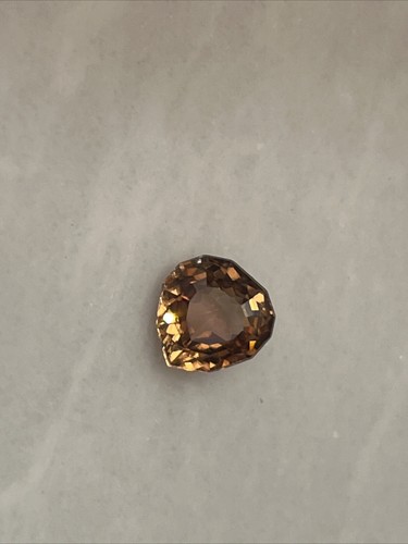 Natural Yellow Zircon VS 3.06ct Fancy-cut - Picture 3 of 9