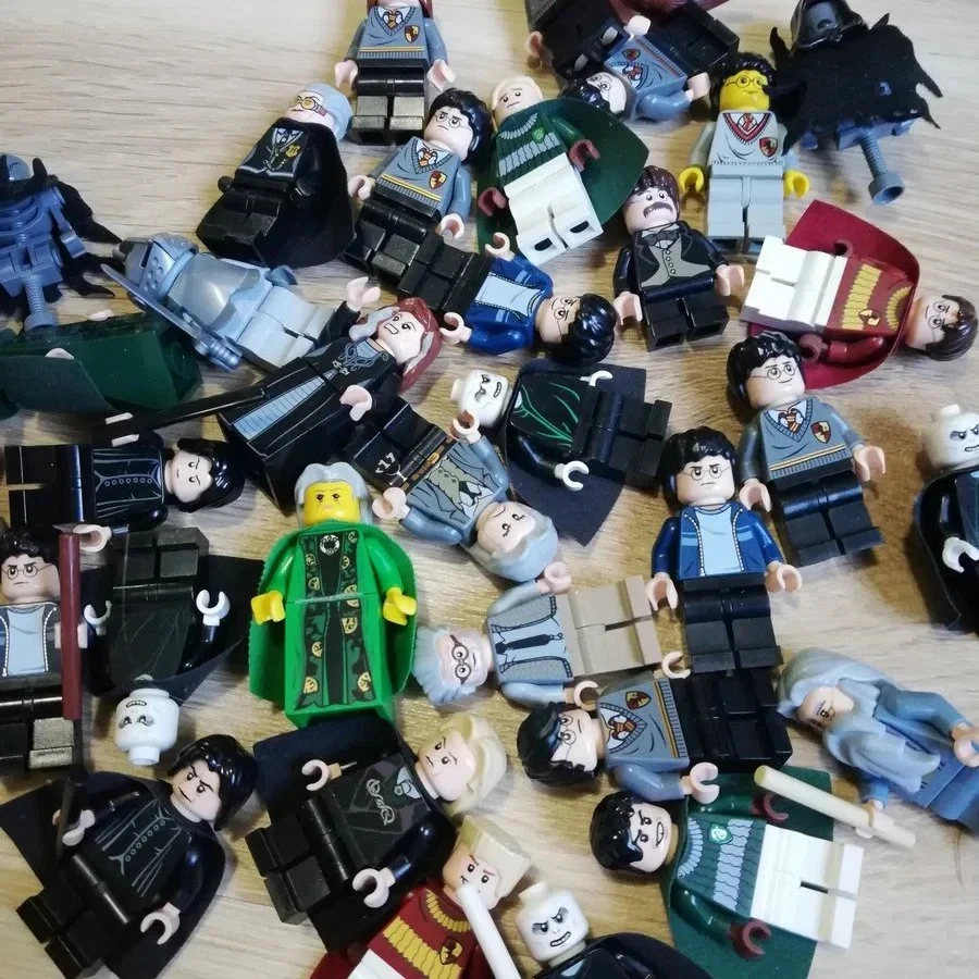 LEGO Harry Potter Minifigure x5 Figs per order + Accessories - Surprise Packs! - Image 3 of 4
