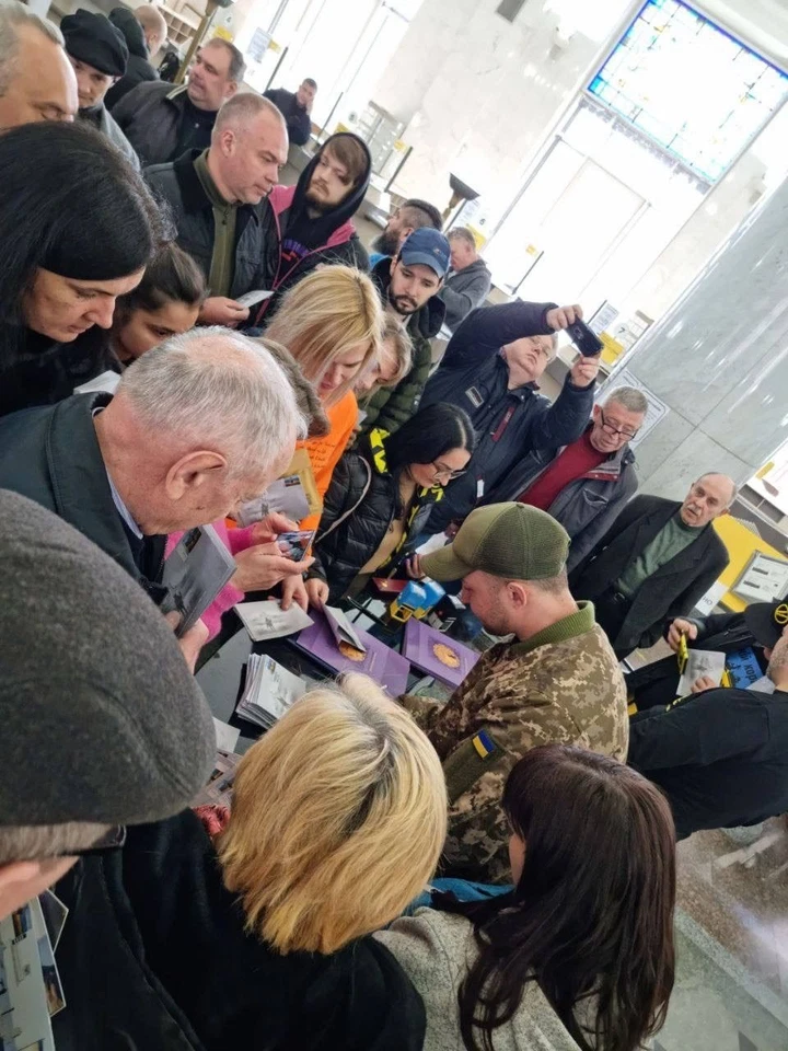 Postage Stamps «Russian Warship, GO ...» FULL BLOCK. War in Ukraine 2022 - Image 4 of 4