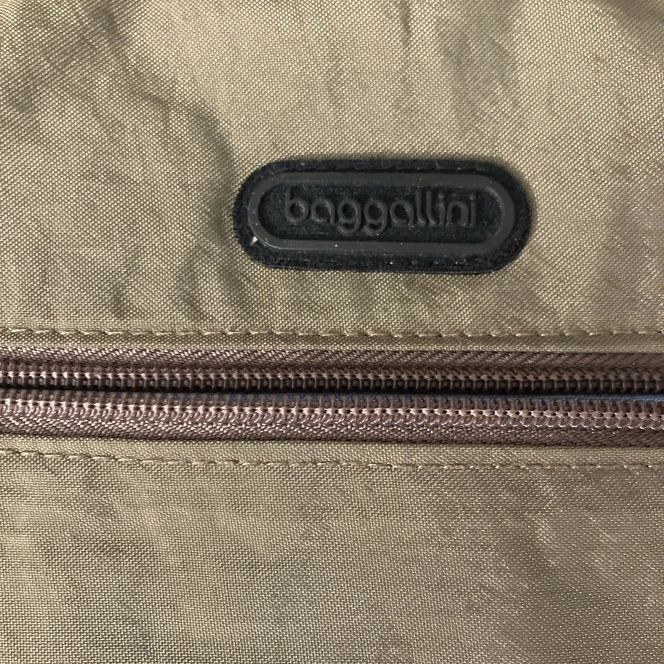 baggallini Womens Accessories Messenger  Bag Brown And Blue Interior Fold Over - Image 4 of 4