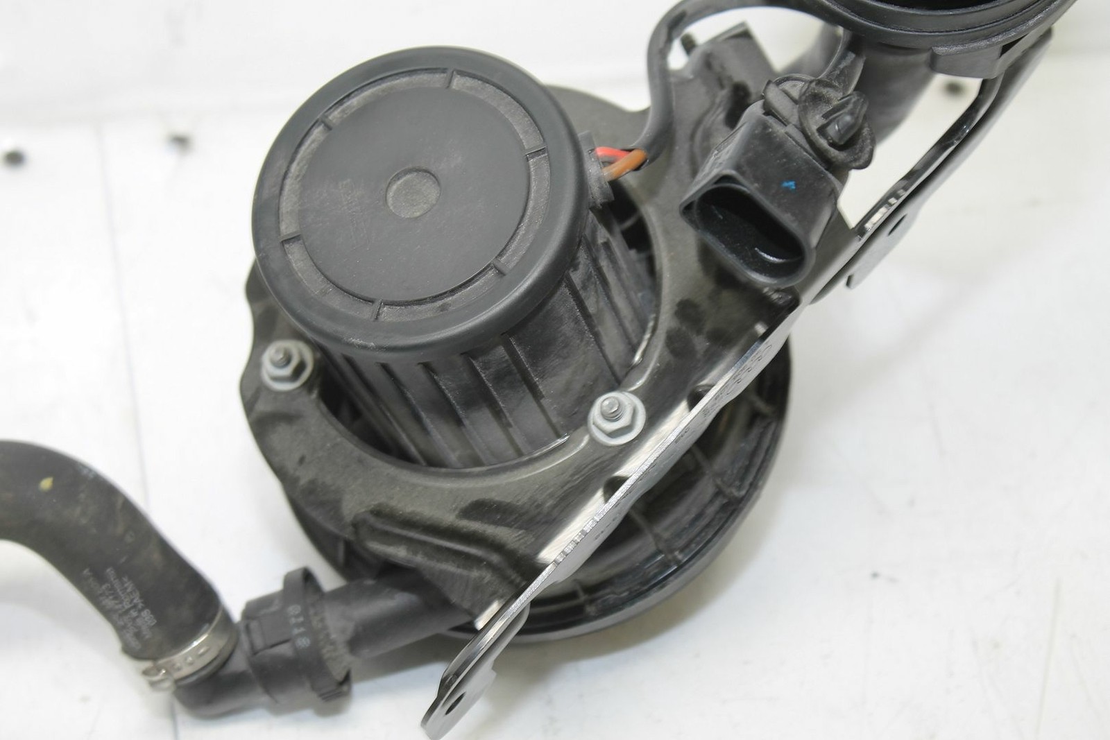 Lamborghini Huracan 2019 Right Secondary air pump P/N 4S0906601B