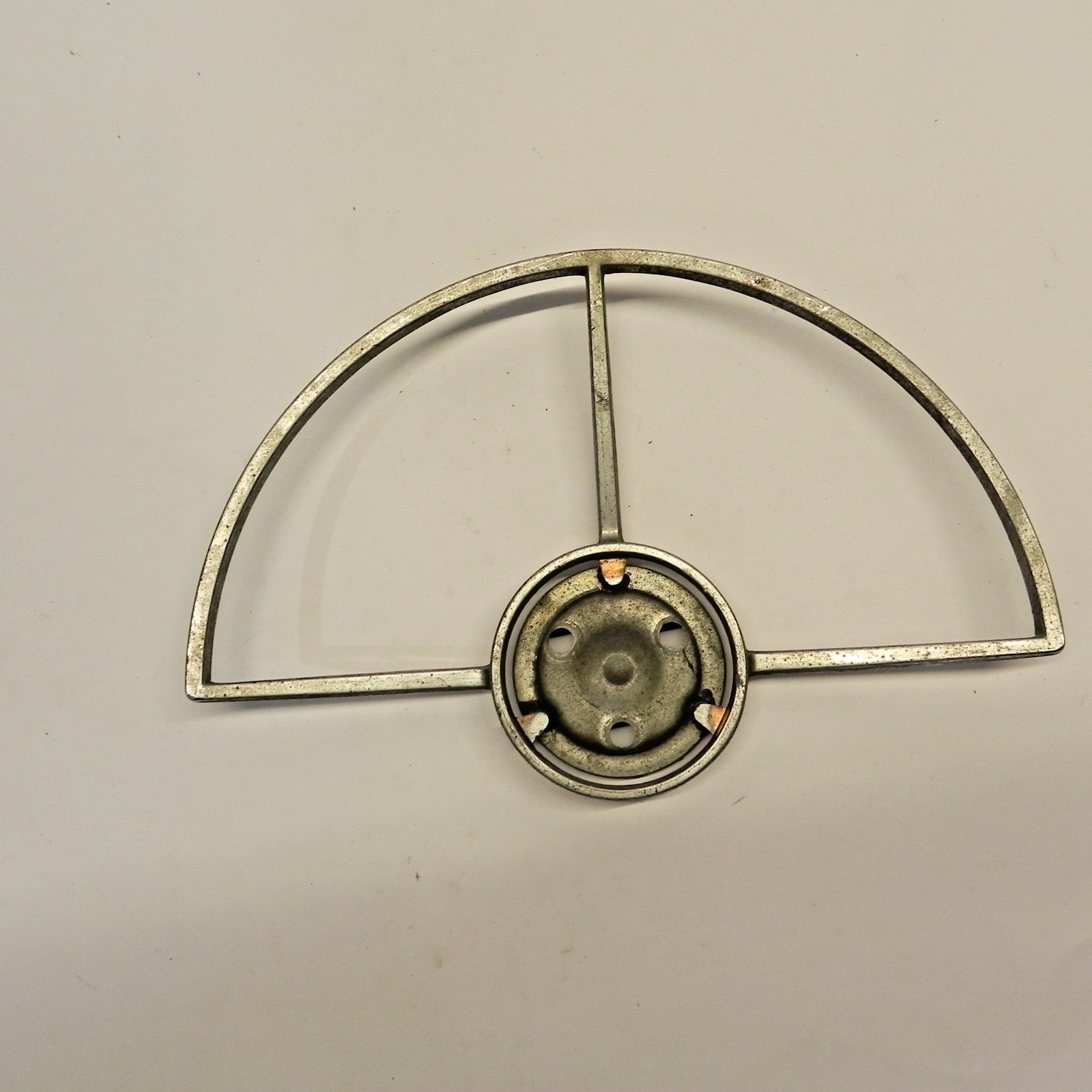 1953-54-55-56-57 STUDEBAKER CHAMPION HORN RING TRIM #22E10-H USED