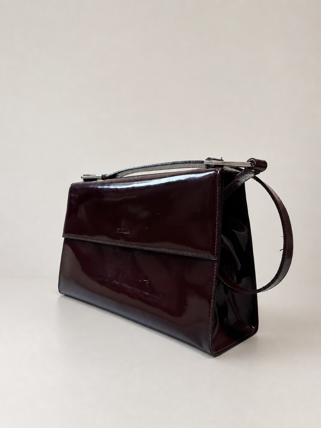 Borsa Furla vintage in pelle verniciata bordeaux