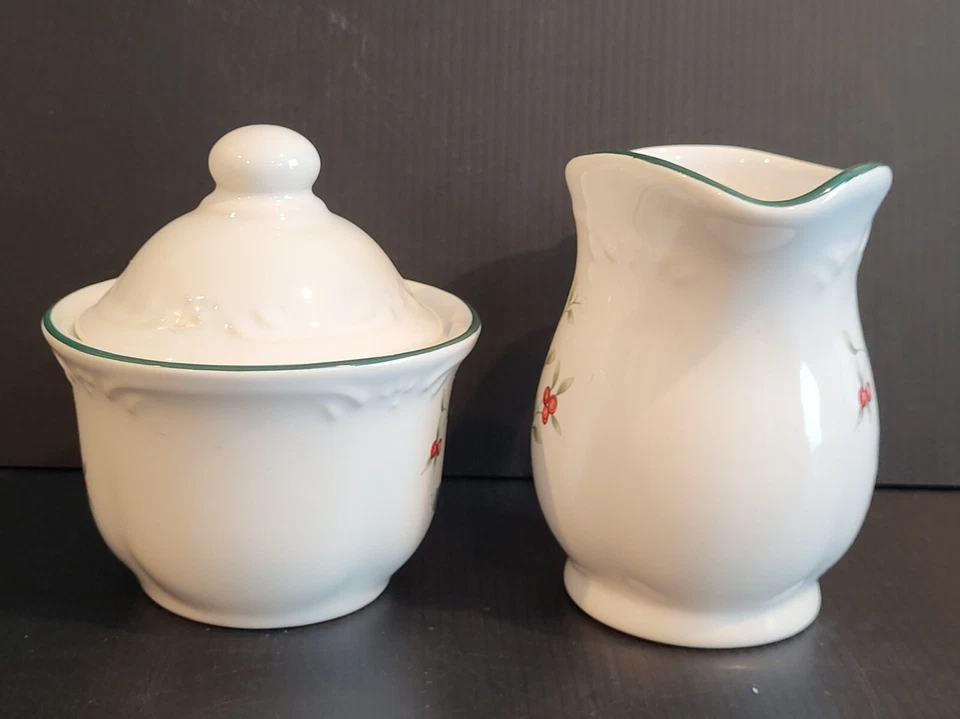 Pfaltzgraff WinterBerry stoneware sugar bowl and cream pitcher - Image 4 of 4
