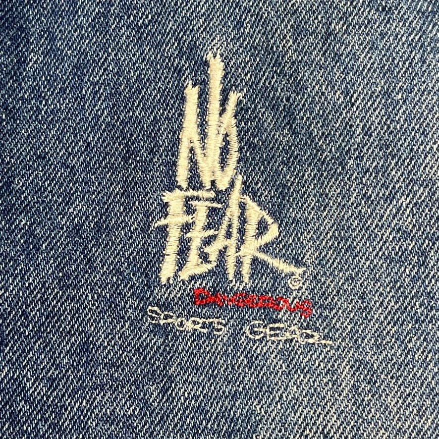 Chaqueta Universitaria Vintage Años 90 No Fear Para Hombres XL Patinador Denim Bordado Logo Broches a presión Foto 3 de 4